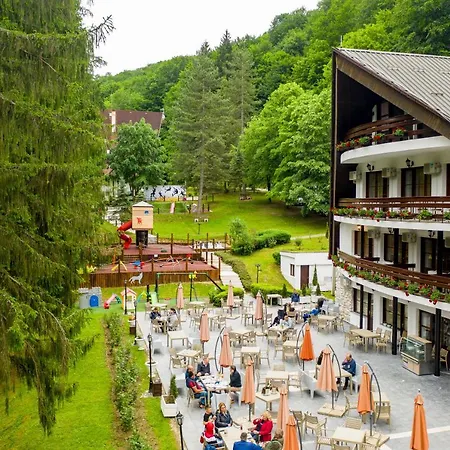 Trayal Κρούσεβατς